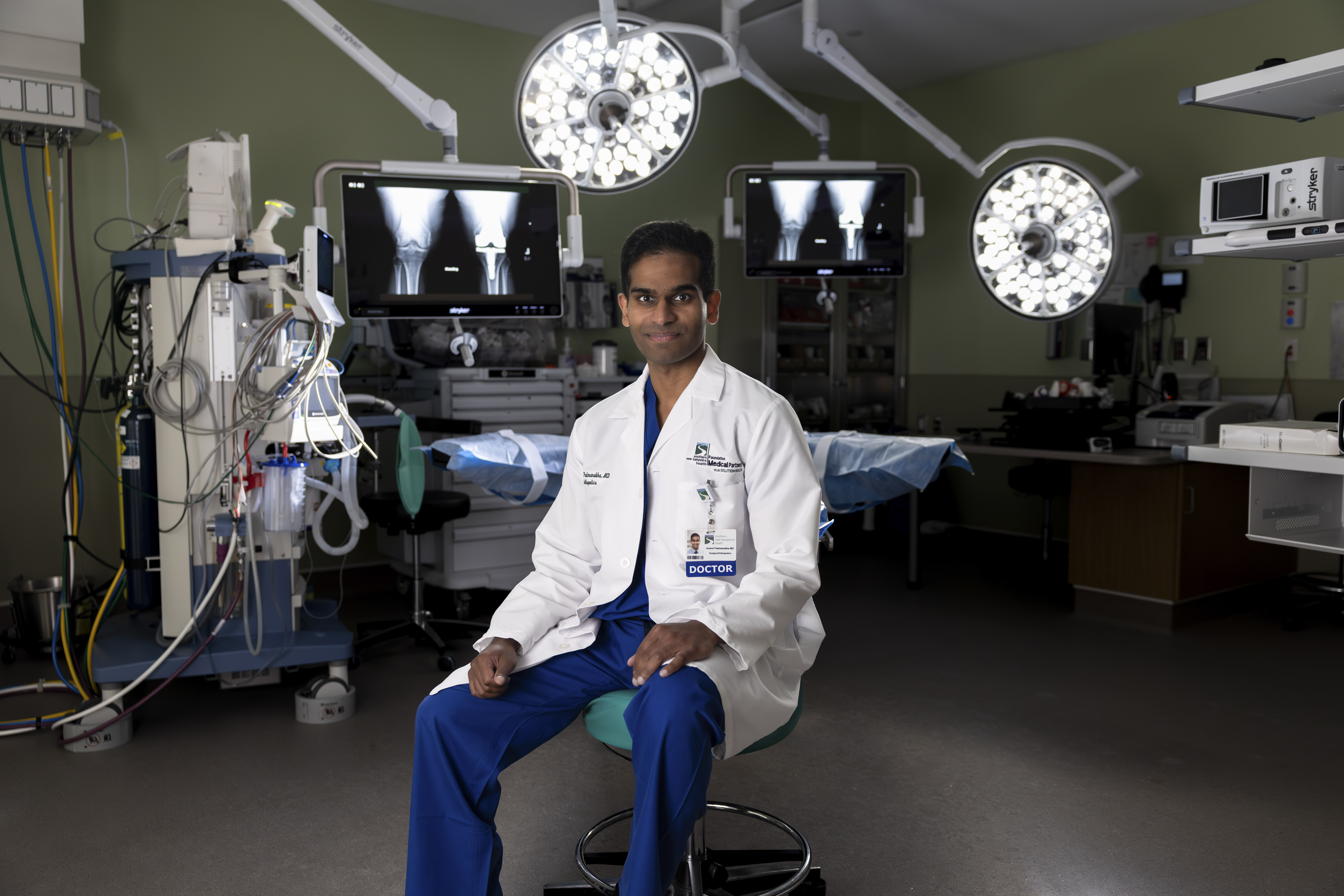 First in Nashua Region: Southern NH Health Surgeon Implants “Smart Knee” Device in Patient