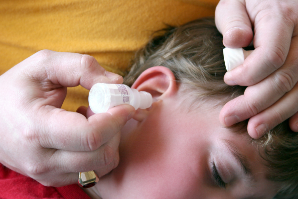Swimmers ear treatment